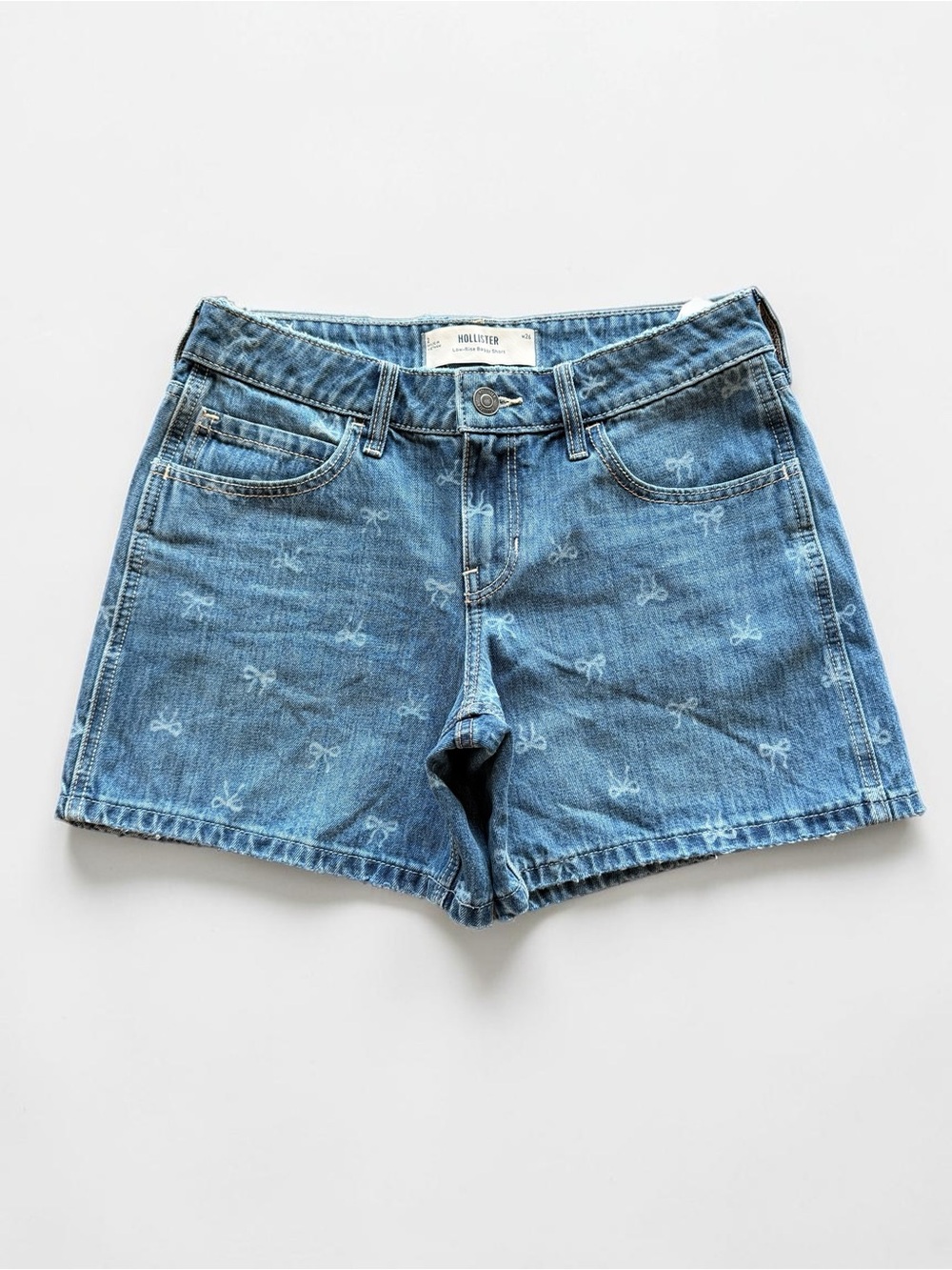Hollister Bow Print Denim Shorts - Low-Rise Baggy Short (Size 2 / W26)